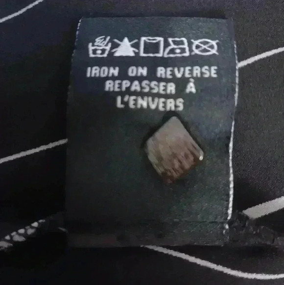 Le Chateau  Women's Medium Striped Elegant Blouse - Picture 8 of 8